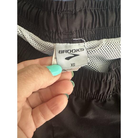 BROOKS Size XS Womens BLK Stretch Waist Pull On Leg Zip Windproof Track Pants - Picture 10 of 15